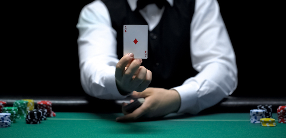 When to bluff in poker