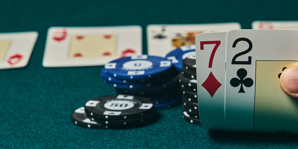 how to call someone bluff in poker