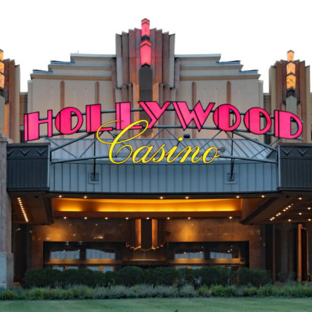 Online Gaming Profits Soar at Hollywood Casino While Live Slot and Table Play Declines