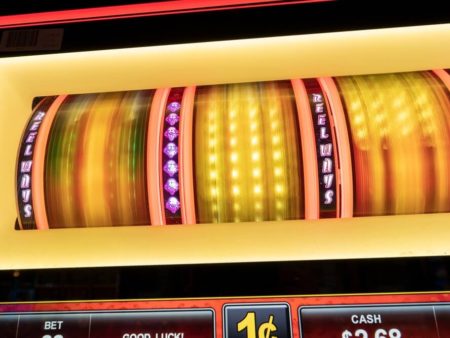 Juicy Stakes Casino is the Place to Be for Free Spins and Free Bets